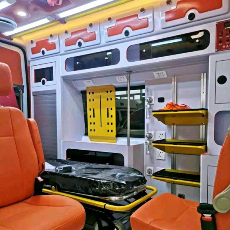 富民长途救护车护送病人租赁价格